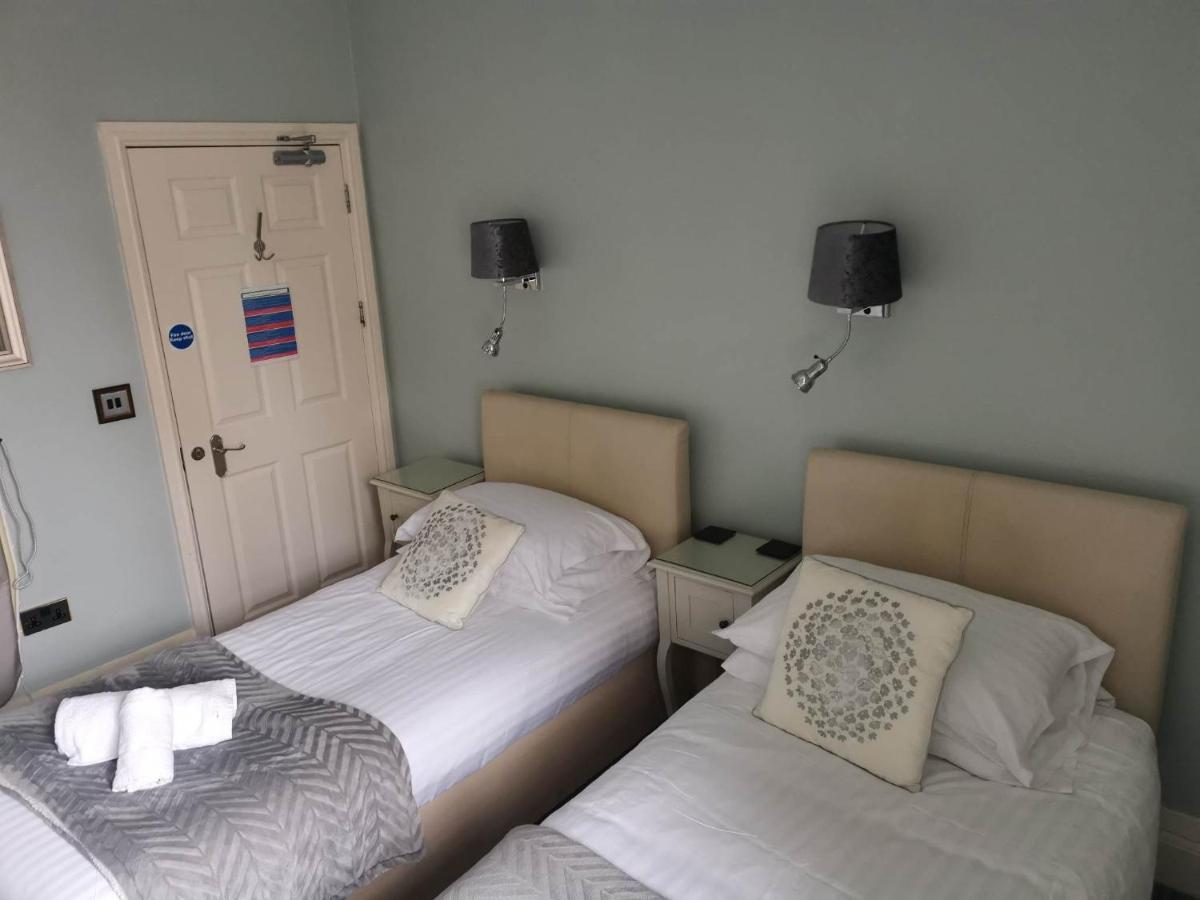 Llety Teifi Guest House Кардиган Екстериор снимка